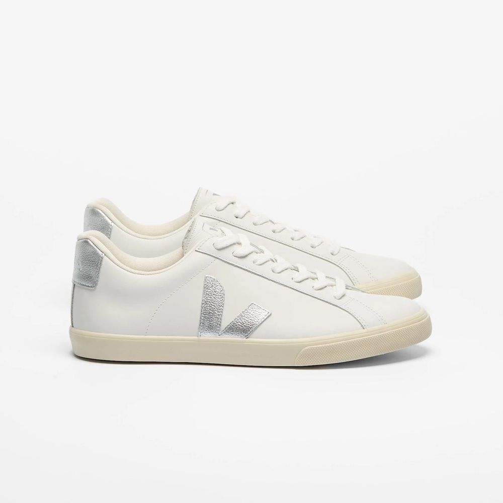 Veja Esplar Logo Leather model in White and Silver